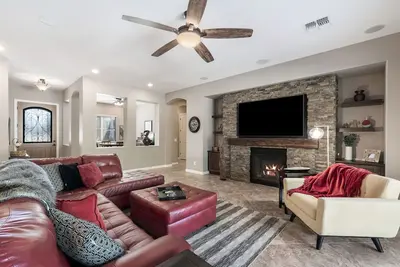 Image de Raven Landing 4/2 with Spa and Backyard