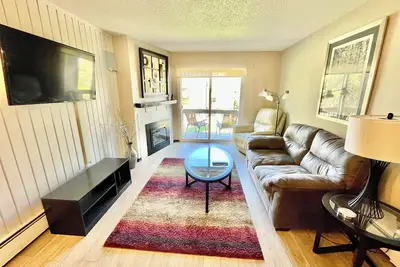 Image de Quiet top floor apartment with indoor pool