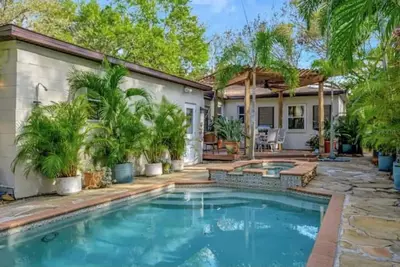 Image de St. Petersburg Pool Home Oasis