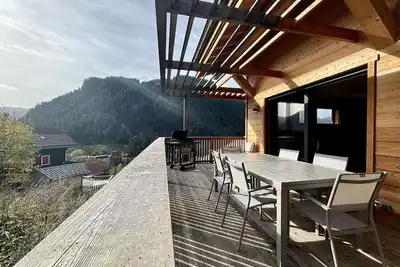 Image de Chalet des Freinets : proche centre de Châtel et au calme
