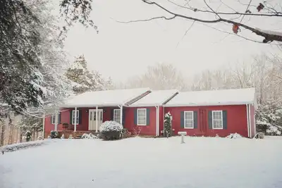 Image de Private home in the woods 25 min to Nashville!