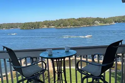 Image de Corner Sml Waterfront Penthouse Condo-King Beds