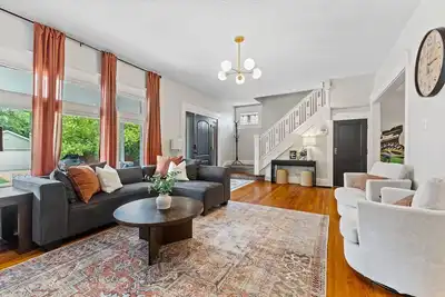 Image de Spacious Home w/Games near Dwtn, Stadium, Conv Ctr