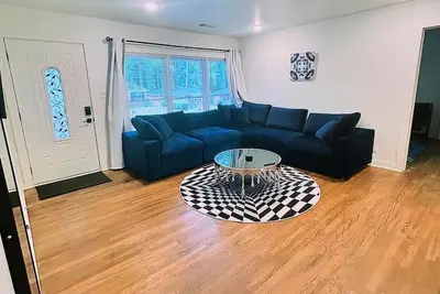 Image de Visual Illusion themed 3-bedroom house near downtown Atlanta