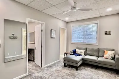 The Nest- Downtown Valparaiso- Close to Valpo University Short Term Stays