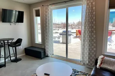 Image de Fairbanks Alaska Short-Term Rental Waterfront Home Convenient Aurora Viewing
