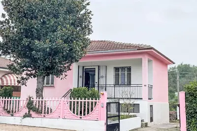 Image de Merveilleuse maison de vacances privée avec piscine privée, Wifi, patio, animaux admis et parking