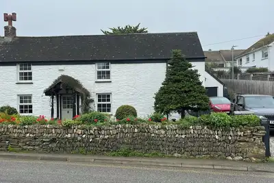 Image de Waylands cottage with gardens, parking for 3 cars - in Crantock village