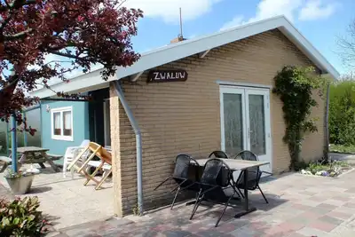 Image de Well-kept vacation home with a sunny garden all around, Wlan