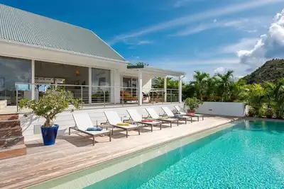 Image de Extraordinary 4br Hillside Villa in Saint-jean
