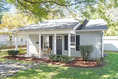 Modern Bungalow Steps to Downtown and Duke