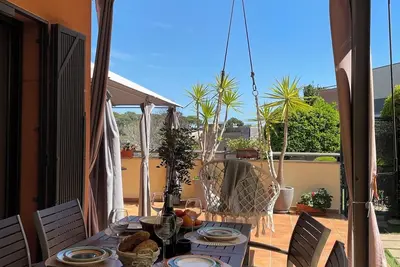 Charmant Appartement avec Jardin Privé