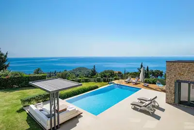 Villa Orizontas by Villa Plus