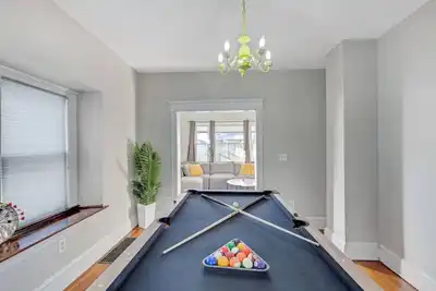 Image de Large 3 bedroom with a Hot Tub!