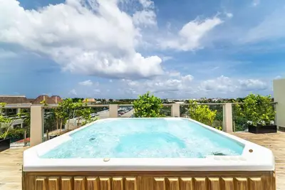 Image de 2 Bd Suite w/ Balcony, Gym, Rooftop Pool, Jacuzzi
