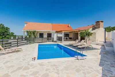 Image de Superbe maison à Popovici avec WiFi