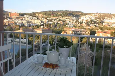 Image de Appartement 'Apartamento GĂłngora Congresos' avec vue sur les montagnes, Wi-Fi et climatisation