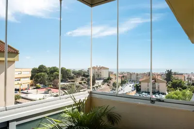 Image de Appartement 'Gran Sol piscina y vistas al mar' avec vue sur la mer et climatisation