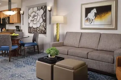 Image de 12 minute walk to Waste Management Open. 2-Bedroom at Sheraton Desert Oasis.
