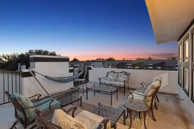 Image de Downtown 3 Bed | Rooftop Patio