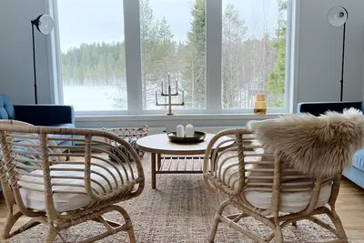 Image de Lodge with lake view and Northern Lights. Close to hiking trails.