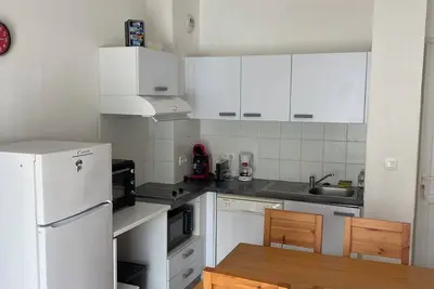 Image de Bel appartement en residence, piscine, acces direct a la mer, terrasse couverte,