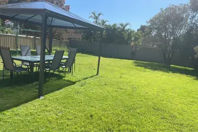 Image de It is a 2-minute walk to Stockland Shopping and 3-4 km drive to Forster beaches