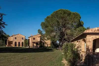 Le Coppiole, luxurious Tuscan property, 3 villas, infinity edge pool