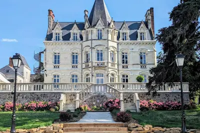 Image de Dépendance du Château de Saint Saturnin sur Loire avec vue sur la Loire