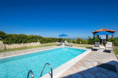 Image de 3-bedroom Villa Marie with private pool in Agia Triada