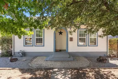 Image de Charming 1930s Home Near Downtown Austin