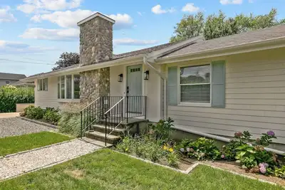 Image de Endless Summer Cottage - Charming 3br House near Beaches Middletown, Ri