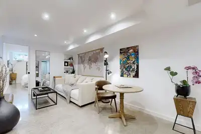 Image de Spacious & Sunny 1bd with Backyard