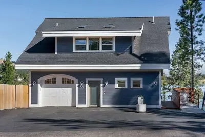 Image de Foys Lake House offers perfect lakeside vacation!