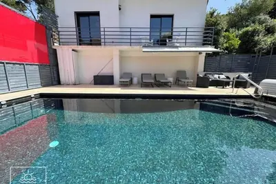 Image de Très joli bas de villa, privatisée avec piscine, proximité plages et village