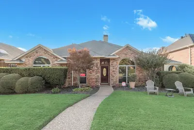 Image de Updated 4 Bedroom with pool Near Park off Hebron