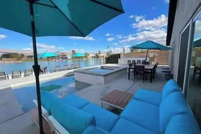 Image de Lakefront Getaway: Pool, Spa & Game Room Fun T1