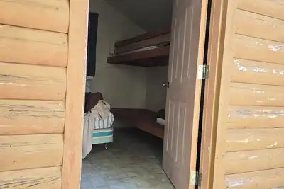Image de Log Sleeping Cabin West