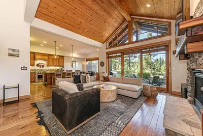 Image de Valmont Vista, Gated Golf Community & Exclusive Club Amenities!