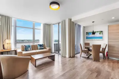 Image de Modern Elegance at Costa Hollywood Beach Resort
