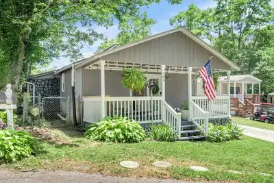 Image de Lake Getaway at Lake Herrington with Golf Cart