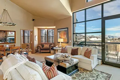 Image de Beautiful Mountain Condo 2 Minutes from Beaver Creek