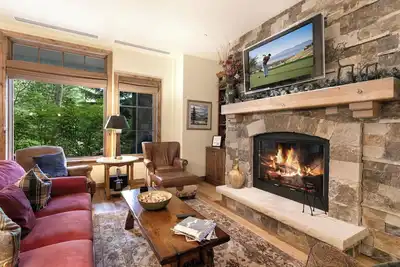 Image de Gorgeous Mountainside Condo, A+ Location, A/C, Ski in/Out Hot Tubs