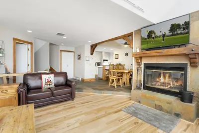 Image de Welcome to 770 Potato Patch, the Epitome of Mountain Living!