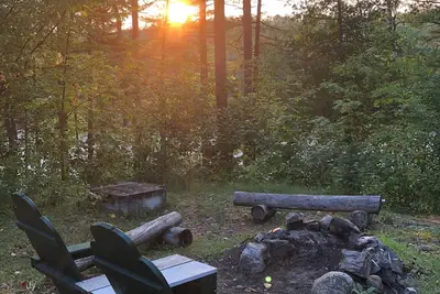Image de 1 Bedroom Riverside Cabin in The Forks, Me, pet friendly