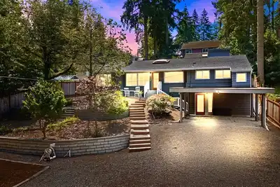 Image de Enchanting home in the trees