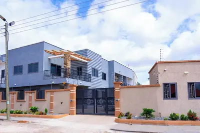 Image de Gorgeous 2-Bedroom Apartment Home with Backup Solar in tranquil Amrahia-Accra