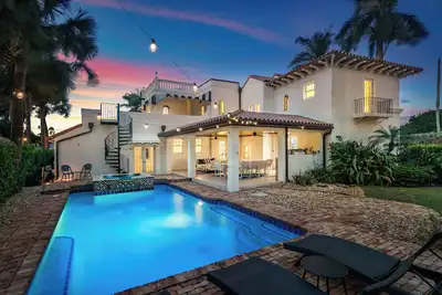 Image de Luxury Estate / Mins2Water / Pool+Hot Tub