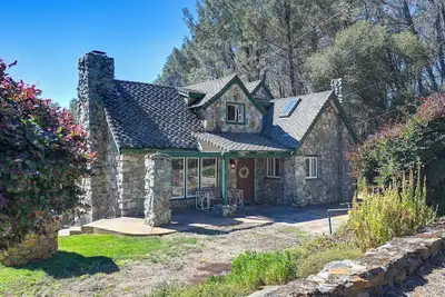 Image de Lester Cabin 5min to Downtown Auburn 20min to Roseville next to Mountain Biking