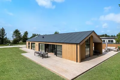 Image de Maison confortable à Saltum avec sauna